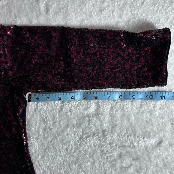 Express Deep Red & Black Sequin V-neck Long Sleeve Lined Holiday Dress Size 6 - Picture 6 of 10